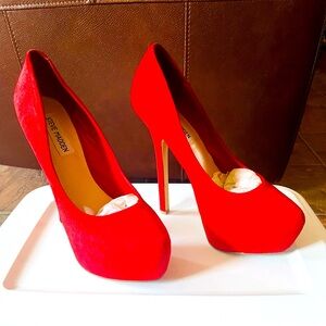 Steve Madden platform red suede pumps size 7. Worn twice